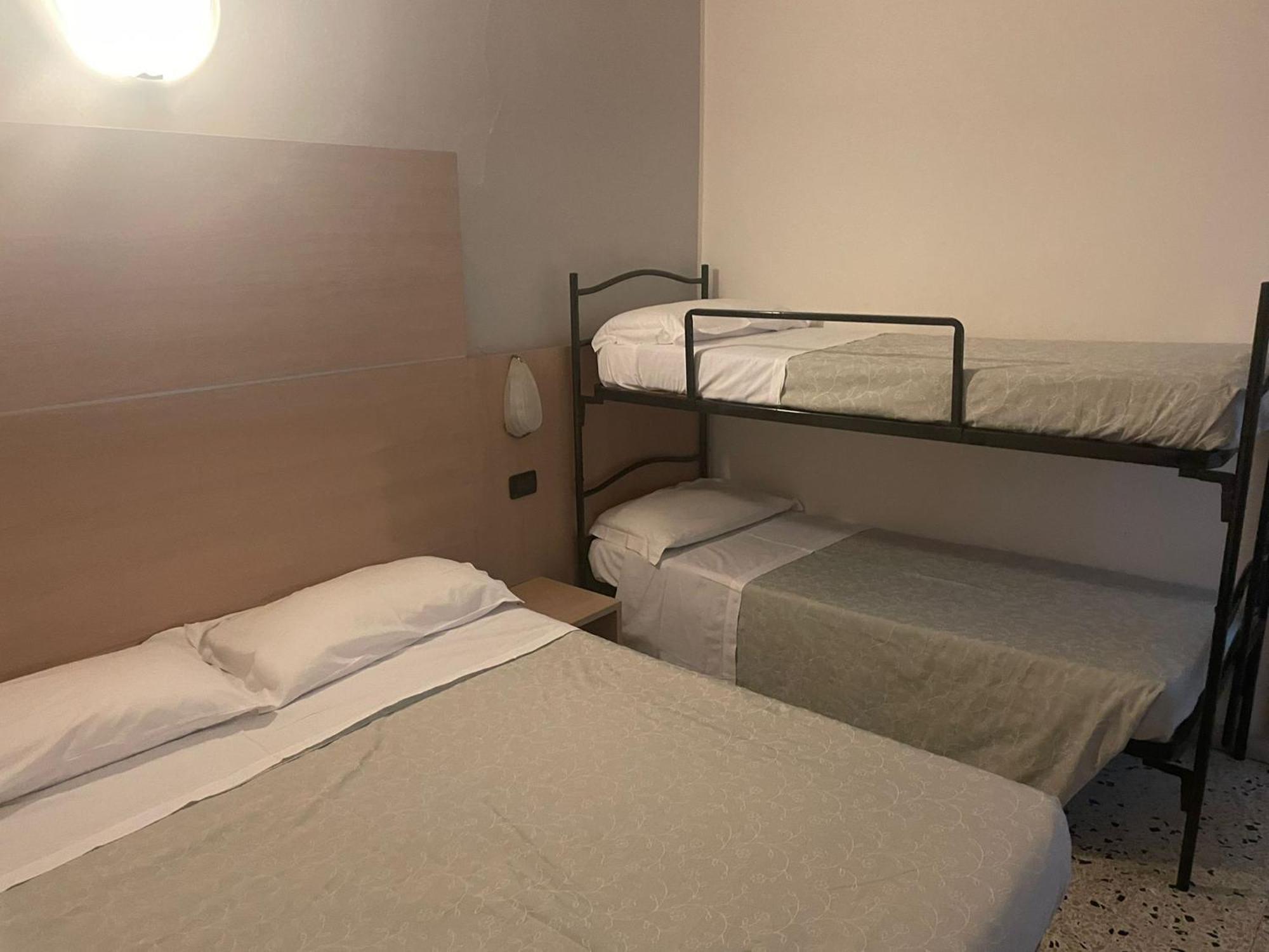 Hotel Veliero Римини Екстериор снимка