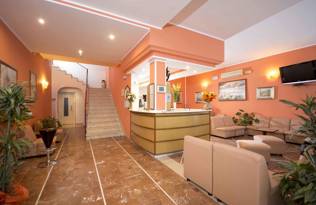 Hotel Veliero Римини Екстериор снимка