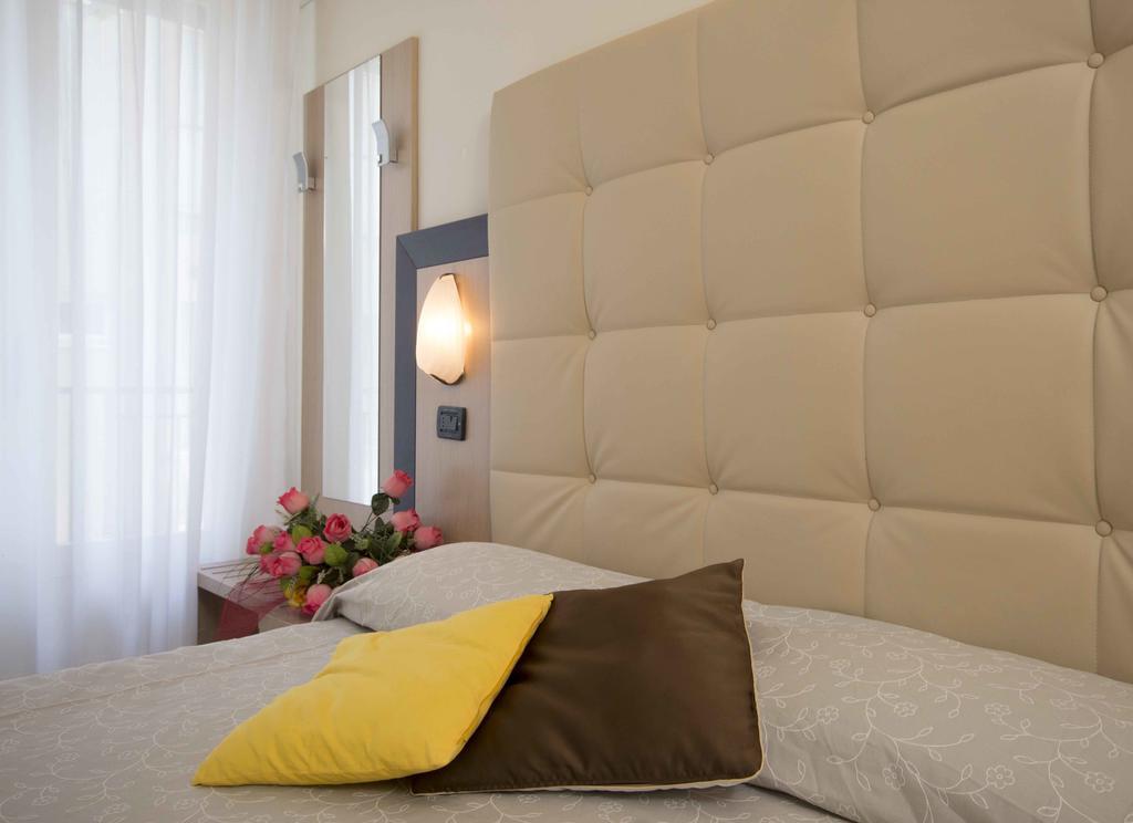 Hotel Veliero Римини Стая снимка