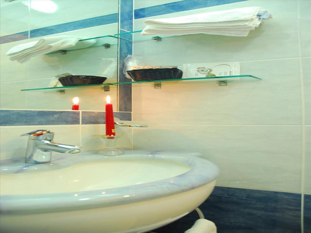 Hotel Veliero Римини Екстериор снимка