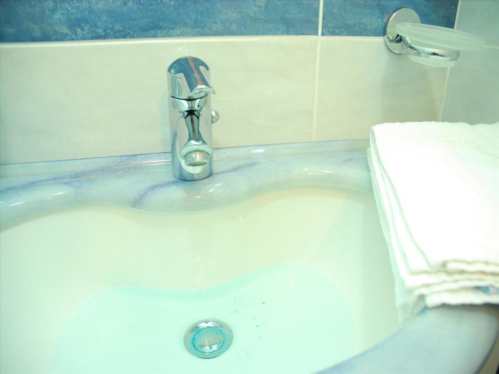 Hotel Veliero Римини Екстериор снимка