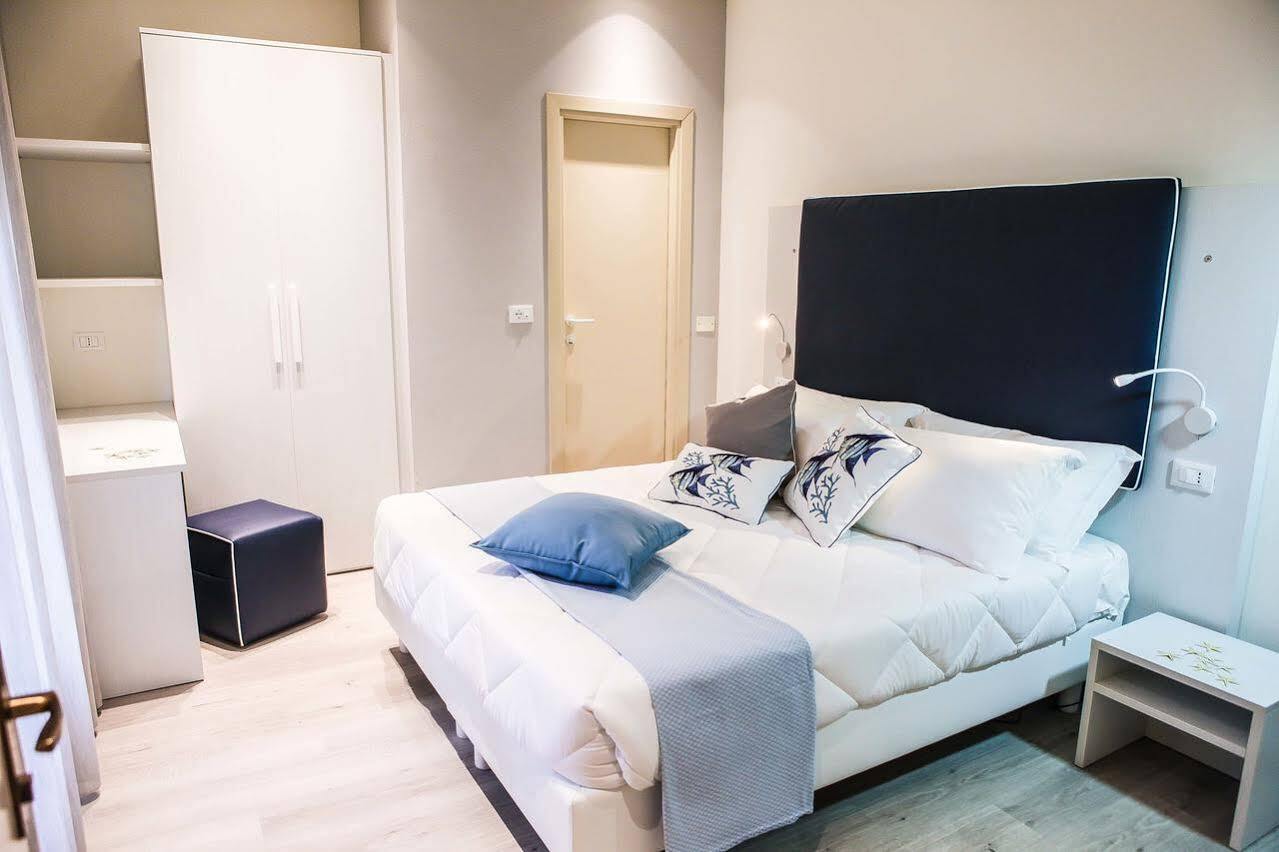 Hotel Veliero Римини Екстериор снимка
